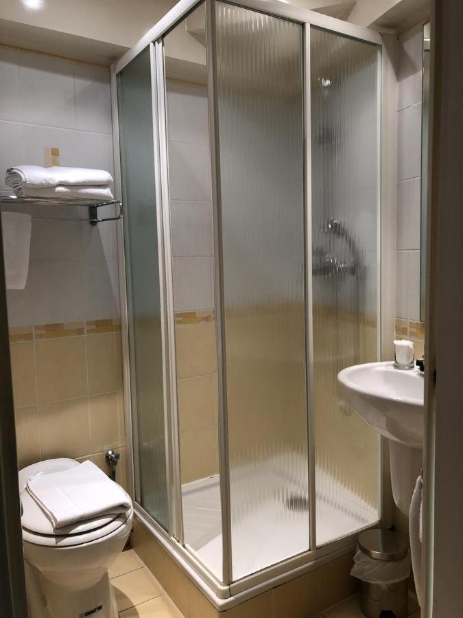 Hotel Le Cabouillet LʼIsle-Adam Esterno foto