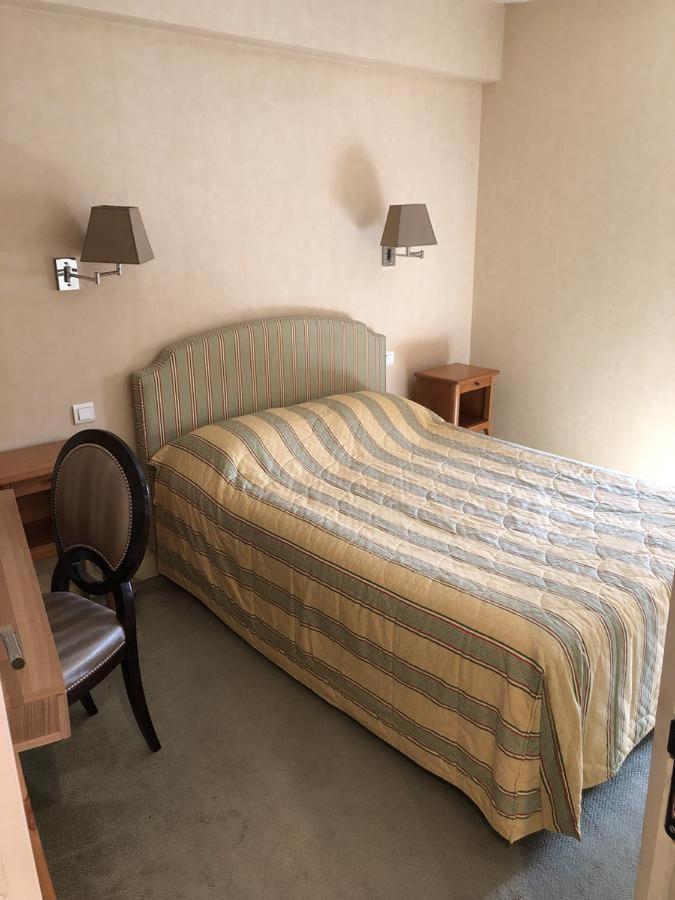 Hotel Le Cabouillet LʼIsle-Adam Esterno foto
