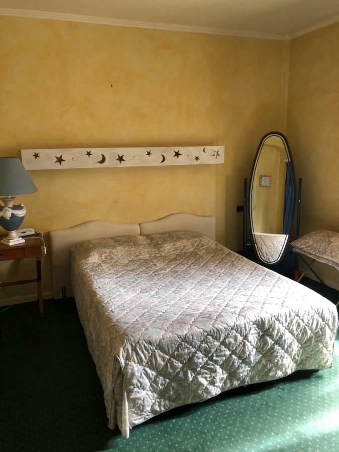 Hotel Le Cabouillet LʼIsle-Adam Esterno foto