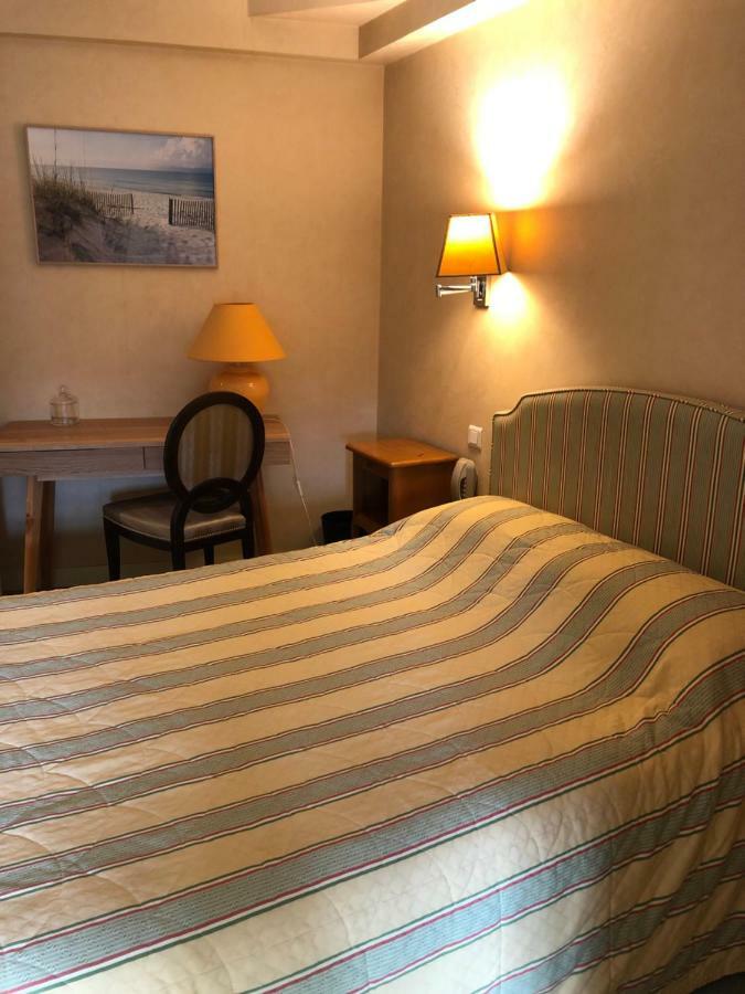 Hotel Le Cabouillet LʼIsle-Adam Esterno foto
