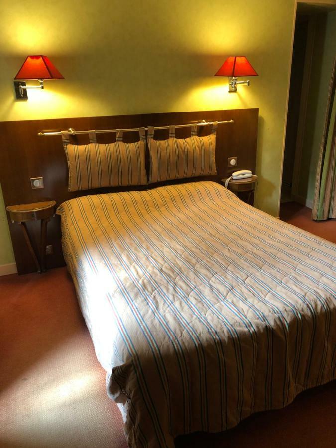 Hotel Le Cabouillet LʼIsle-Adam Esterno foto